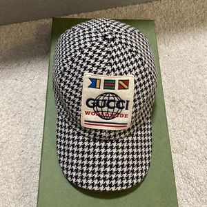 gucci hat size L fit every one